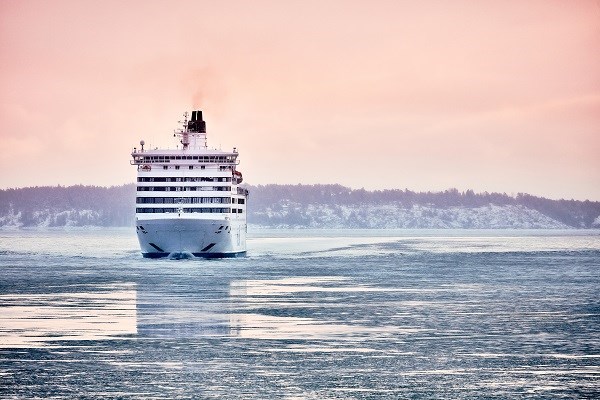 Fähre nach Schweden, die beeindruckende Natur der Fjorde und das Eis