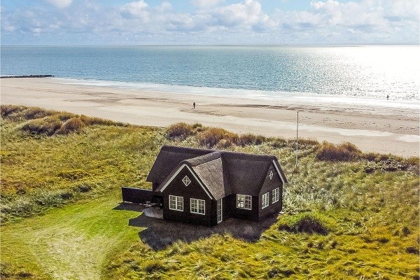 Einsames Ferienhaus direkt am Strand in Blavand