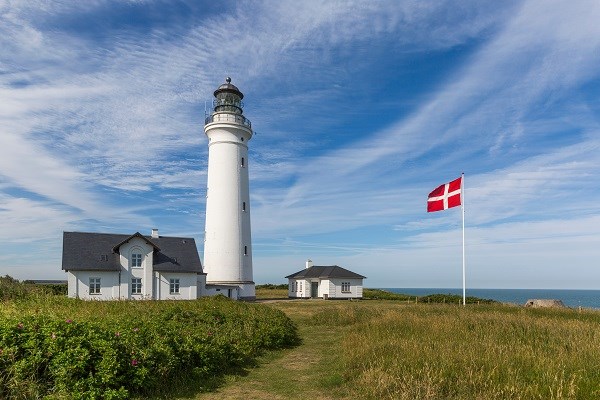 Historischer Leuchtturm von Hirtshals an der Küste des Skagerrak 