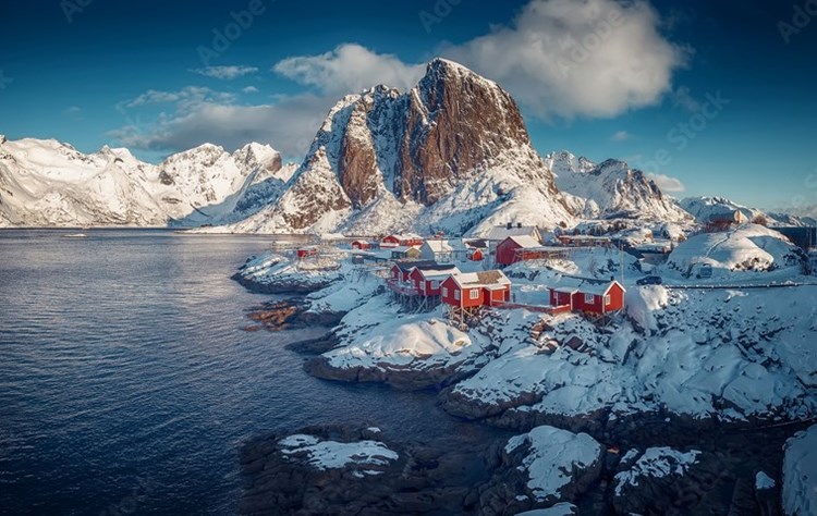 roten Hütten auf den Lofoten