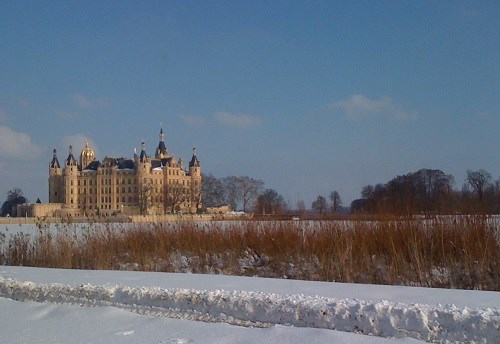 Schweriner Schloss im Schnee