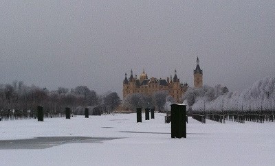 Schloss vom Schlossgarten im Schnee